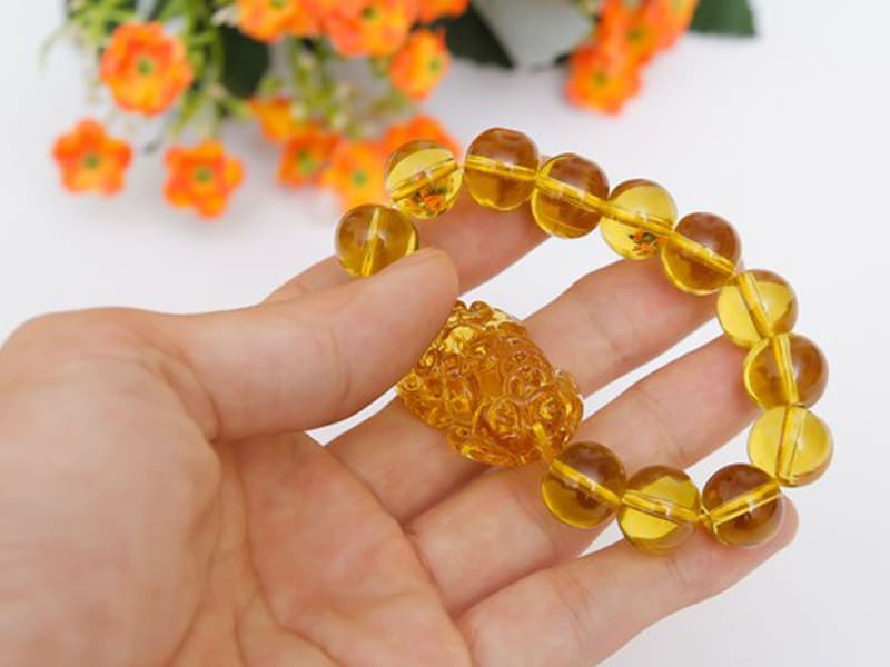 Vòng tay phong thủy mệnh kim 1