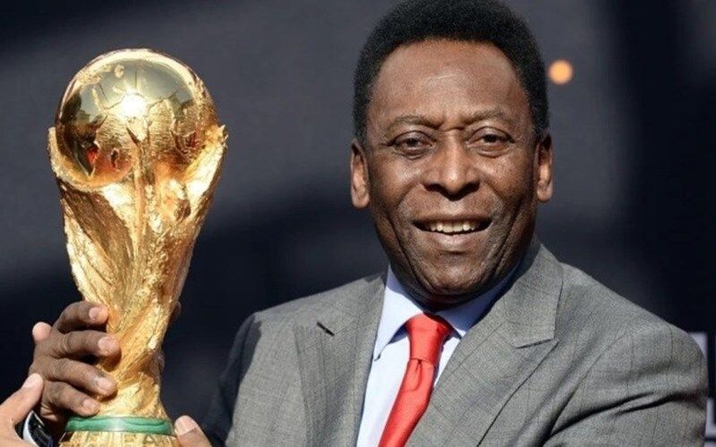 Cầu thủ xuất sắc nhất thế kỷ 20: Pele hay Maradona là số 1?