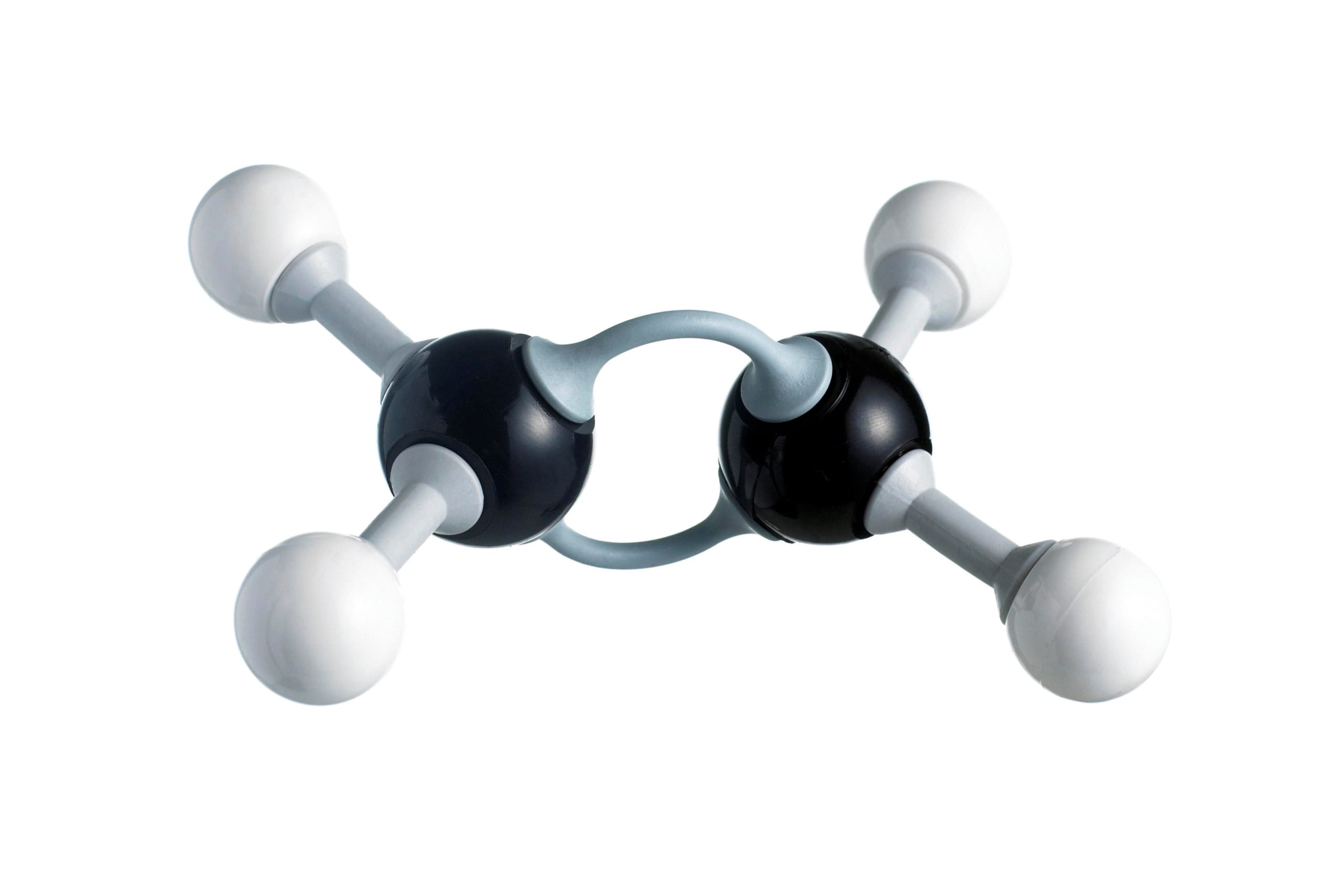 Anken là 1 hợp chất chỉ chứa cacbon và hidro