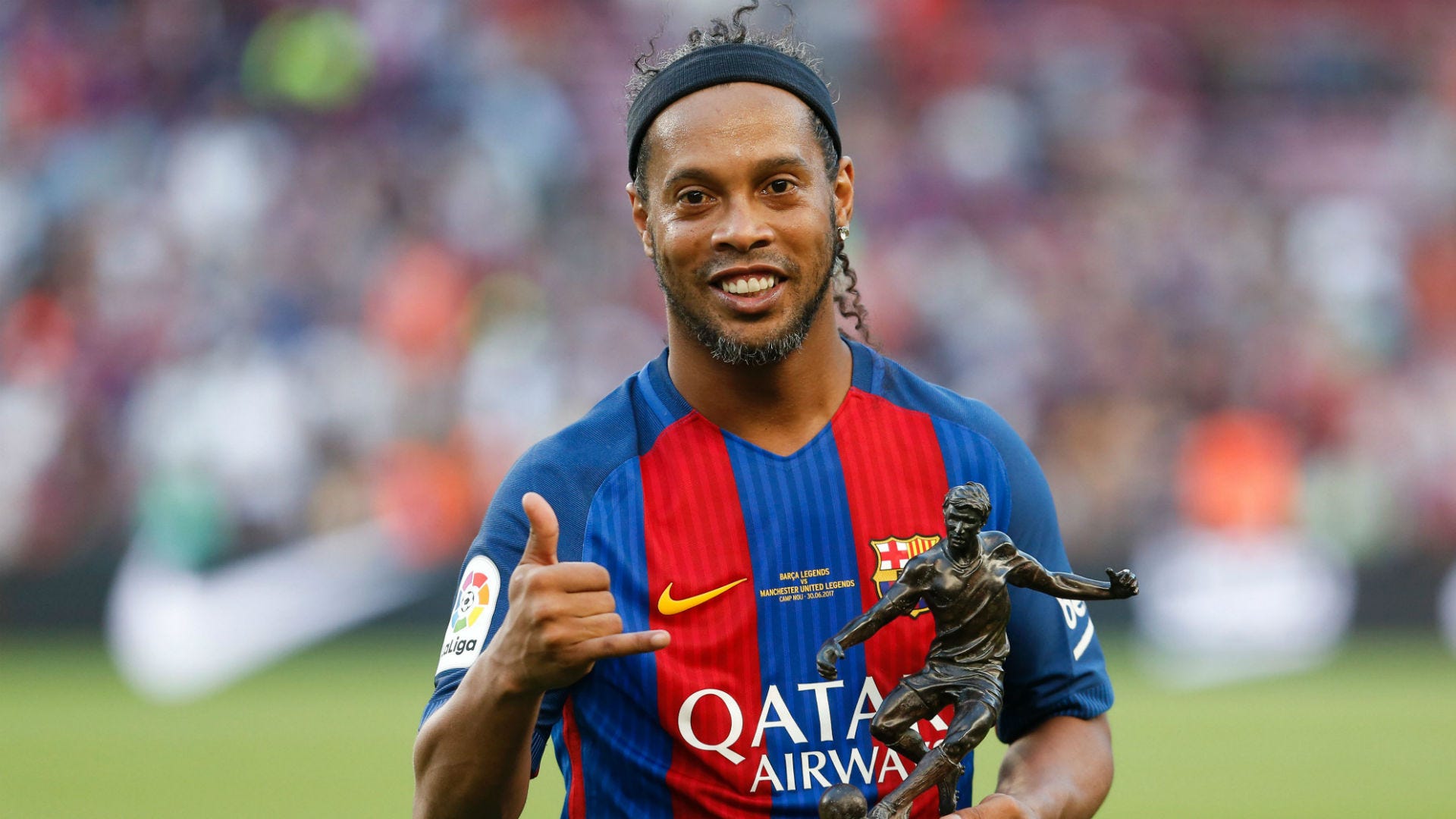 CHÍNH THỨC: Ronaldinho từ giã sự nghiệp quần đùi áo số | Goal.com Việt Nam
