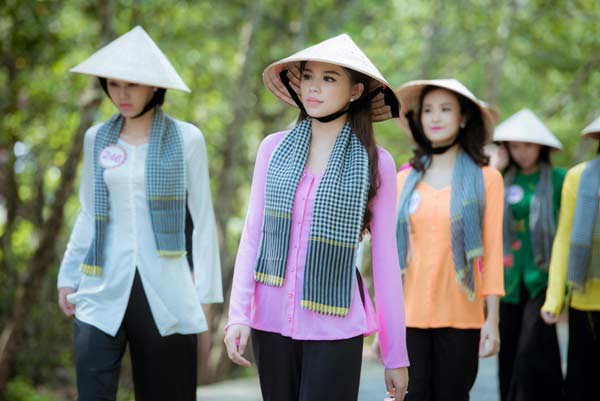 Áo bà ba là trang phục truyền thống ở miền Nam Việt Nam ta
